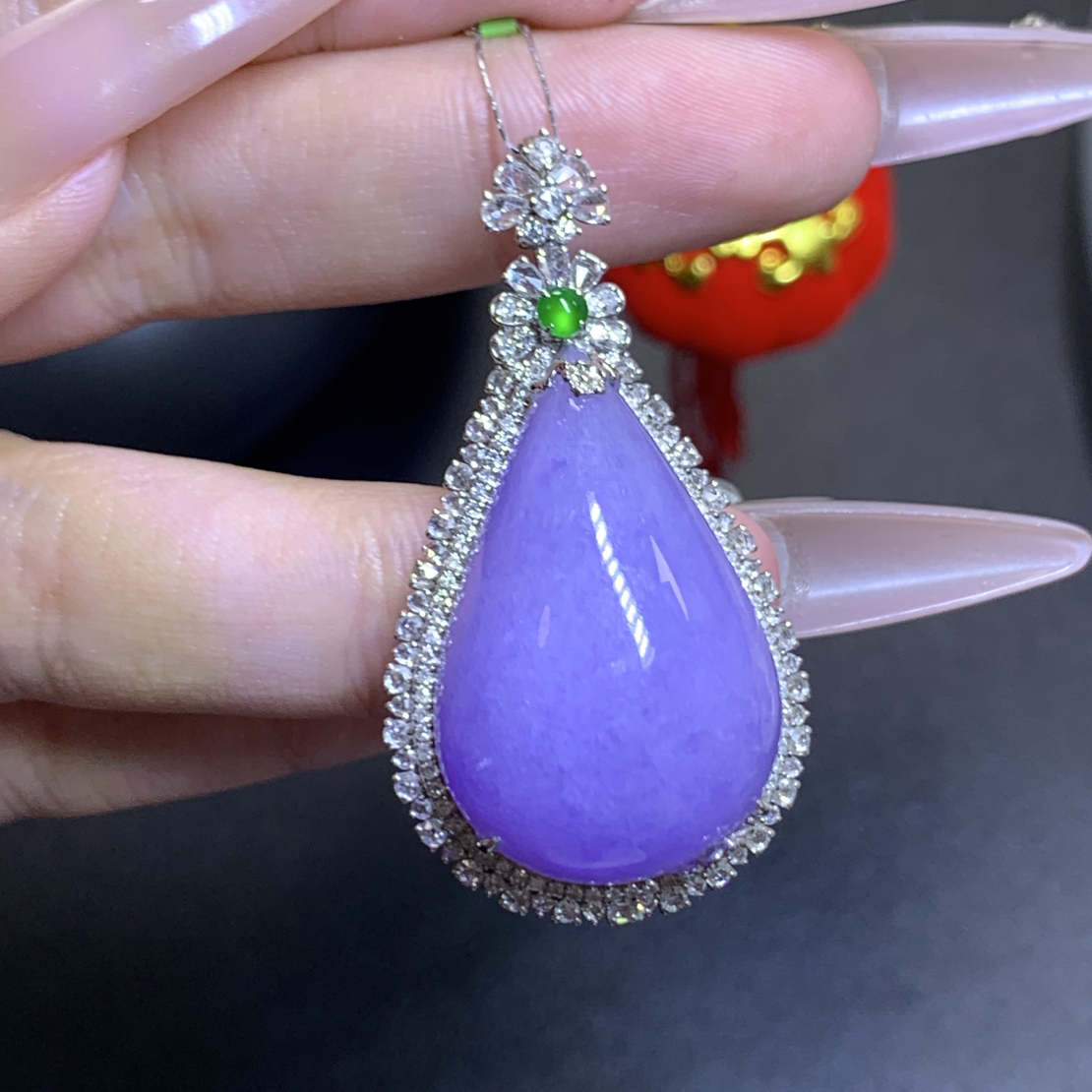 18k镶嵌妖浓重金水滴整体44×23.5×15.5裸29.2×18.9×10.9