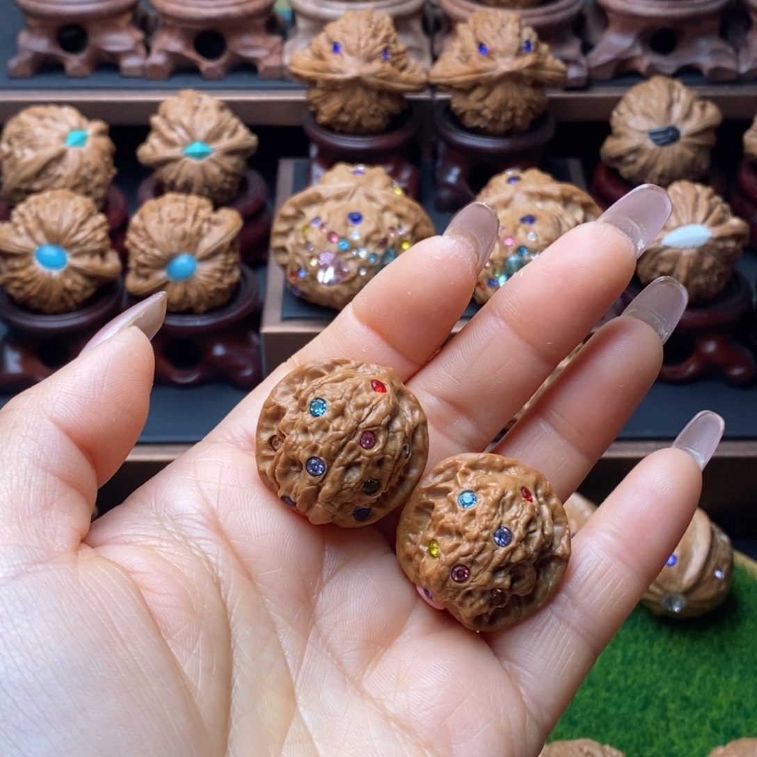 Z****文玩核桃吊坠猫耳朵