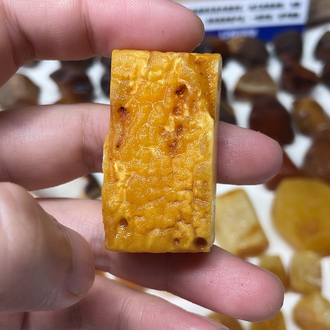 定制琥珀未镶嵌原矿琥珀