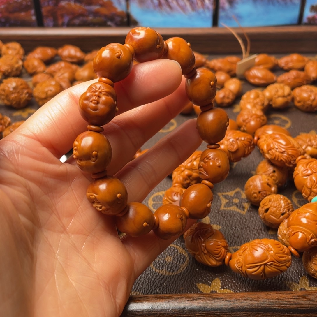 橄榄核手串1.5左右百态微花