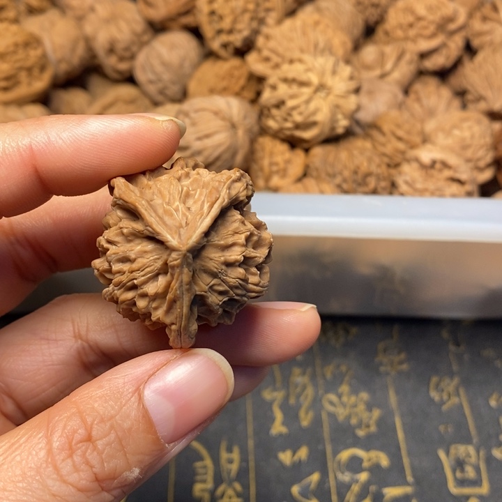 *****文玩核桃吊坠文玩核桃异形单只