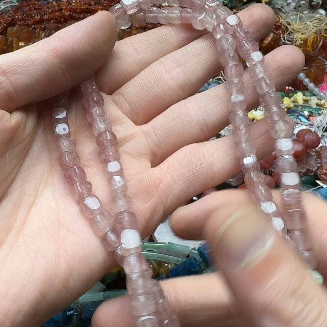 玛瑙/玉髓合金珠宝半成品一条6mm草莓晶方糖