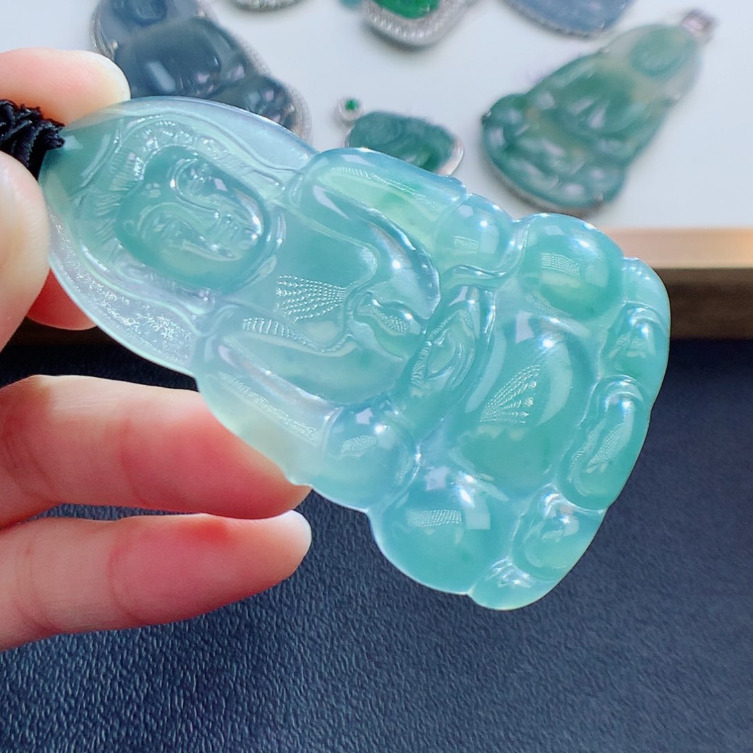 翡翠颈饰未镶嵌翡翠