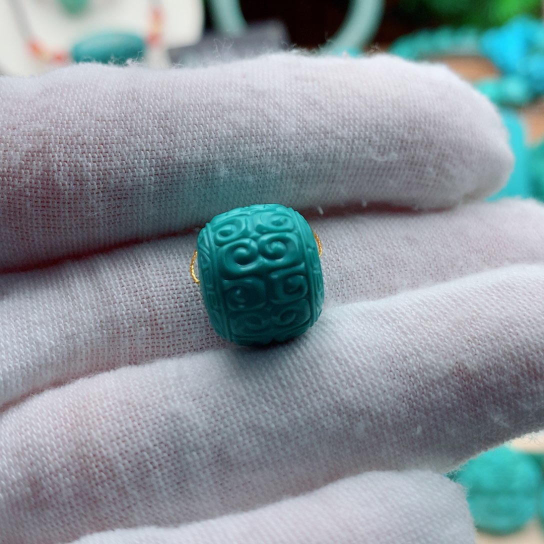 绿松石颈饰未镶嵌