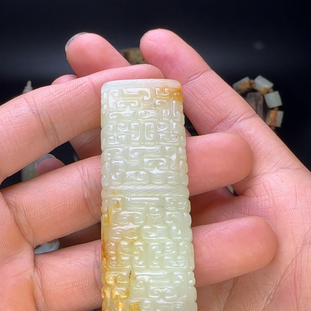 凡***凡南红玛瑙合金挂件