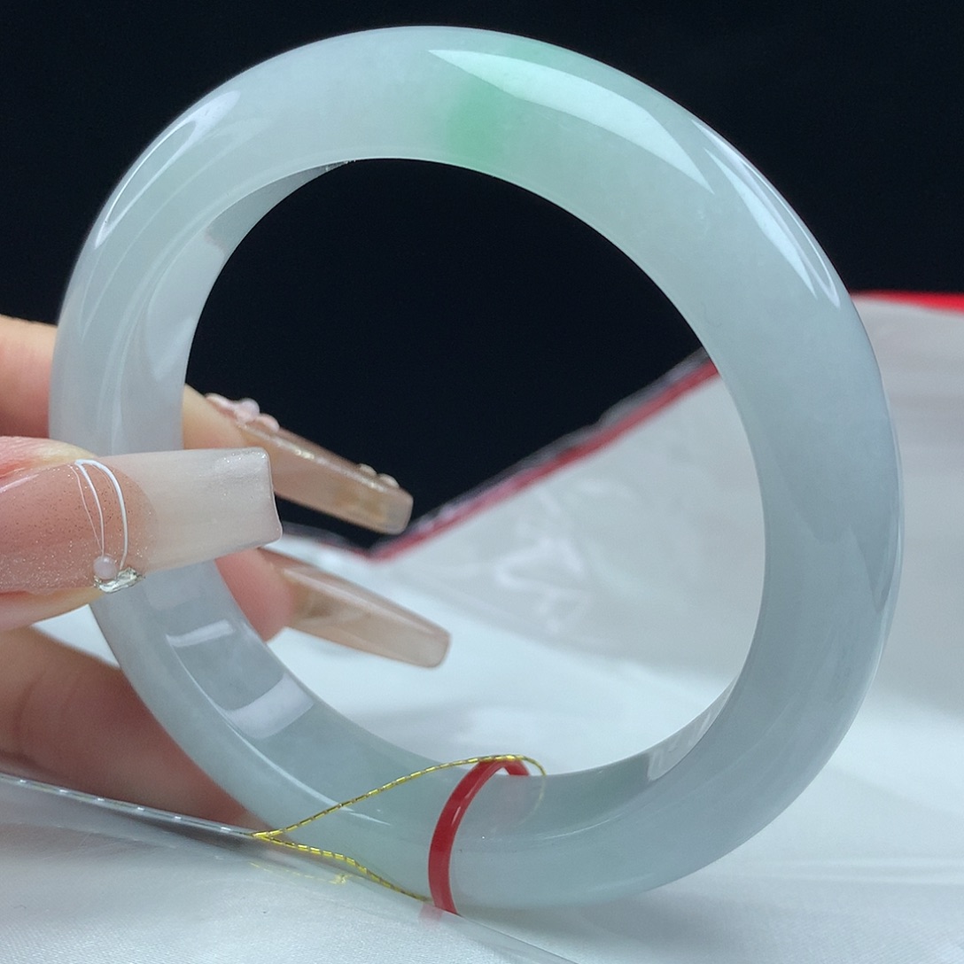 翡翠手镯未镶嵌56圈0932