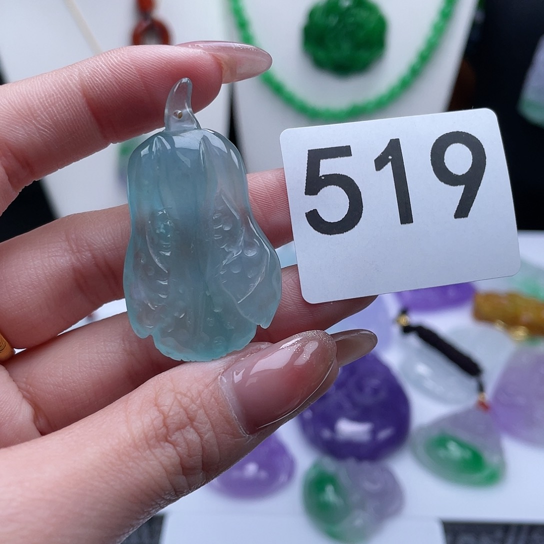 翡翠吊坠(赠链)未镶嵌