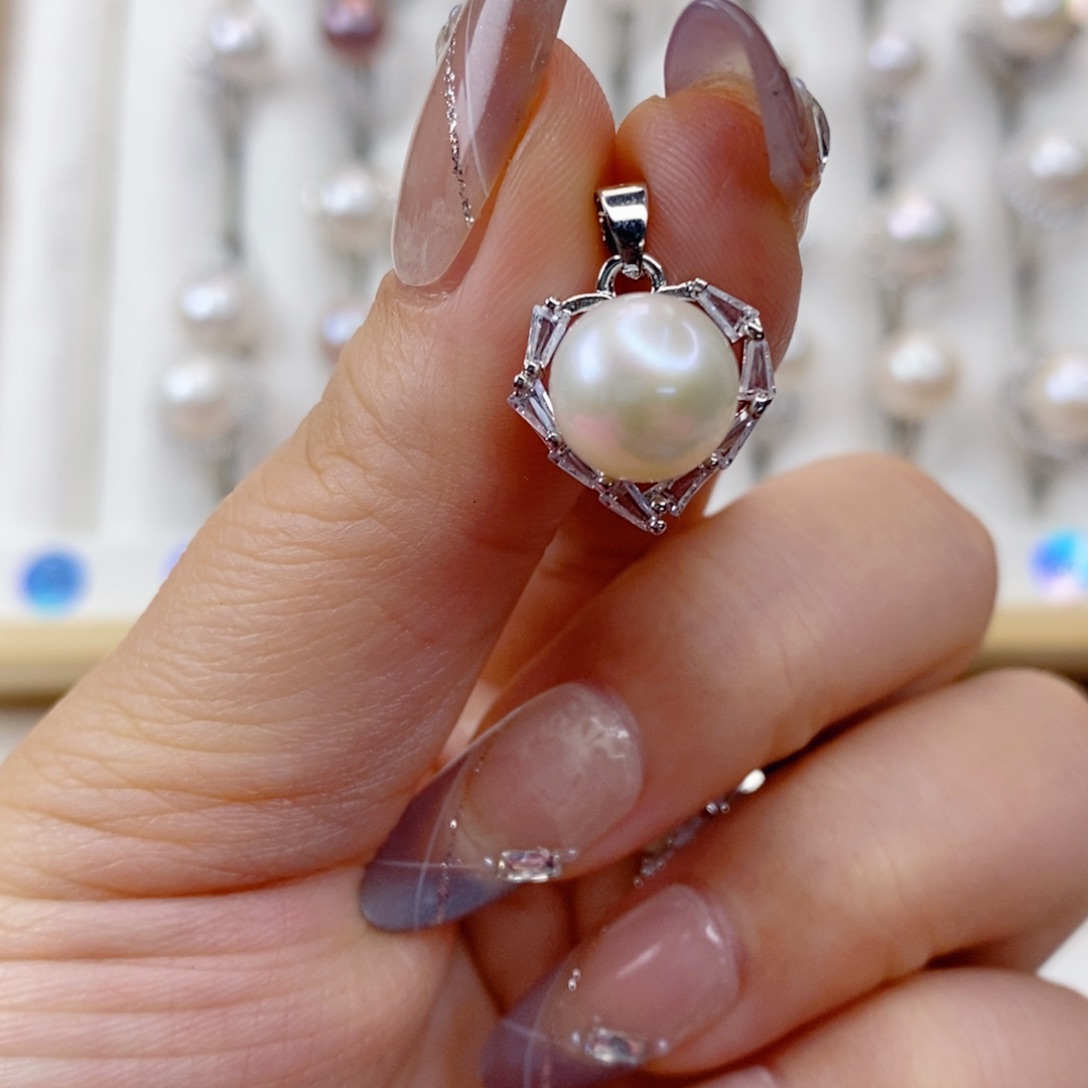 淡水珍珠吊坠(赠链)合金