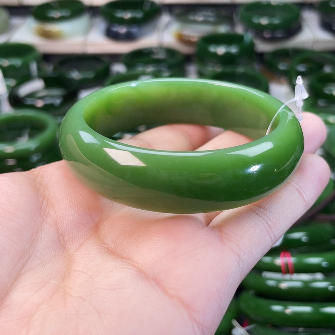 和田玉（碧玉）手镯未镶嵌