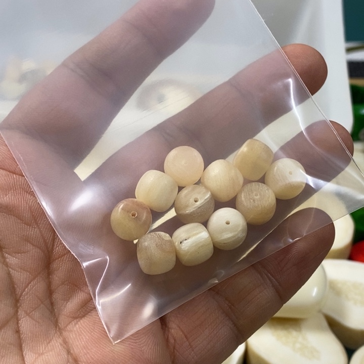 今***事大叶紫檀（黑酸枝木类）