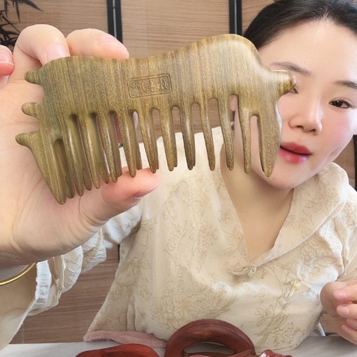 绿檀木猪猪梳子瑕疵款