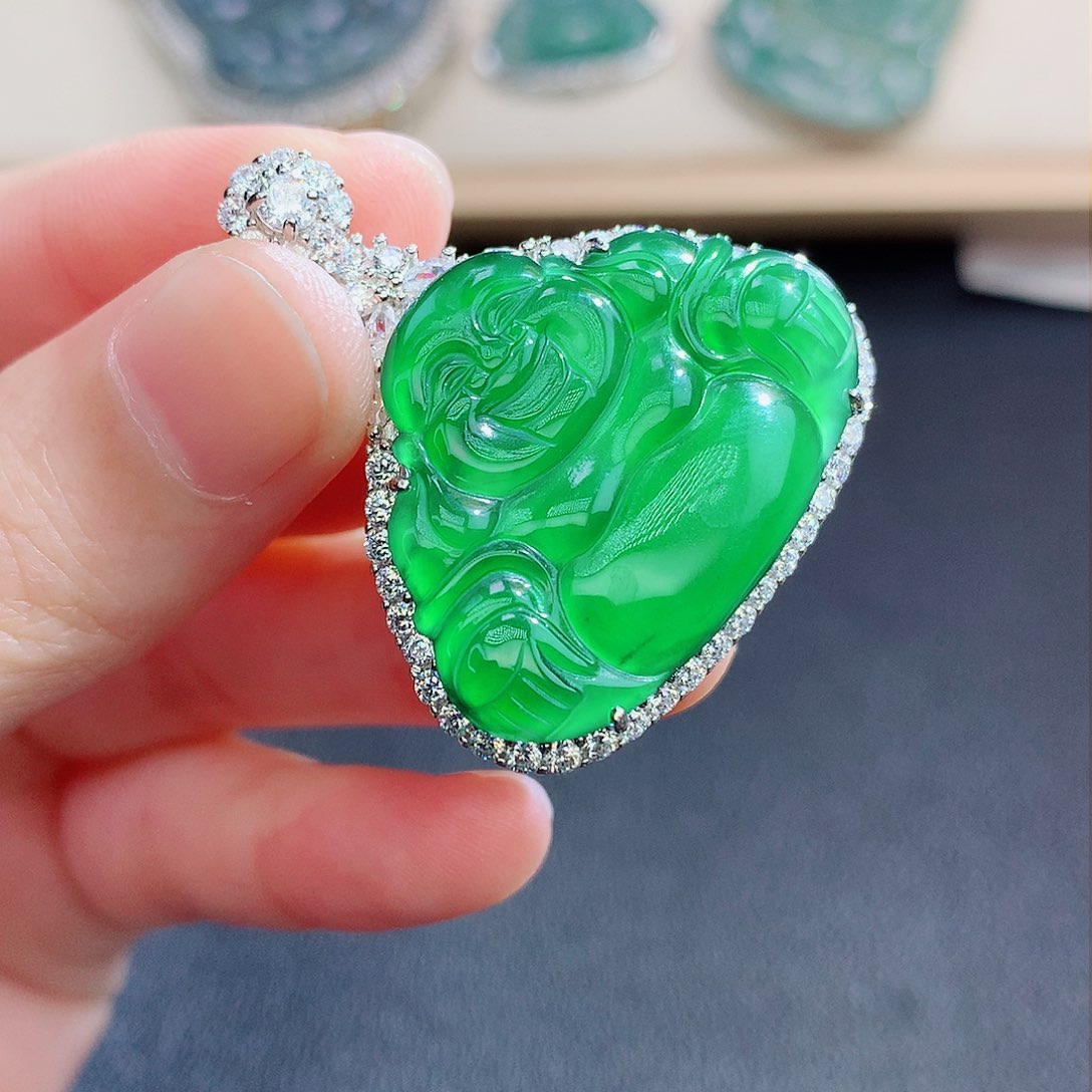 翡翠颈饰银S925镶嵌翡翠