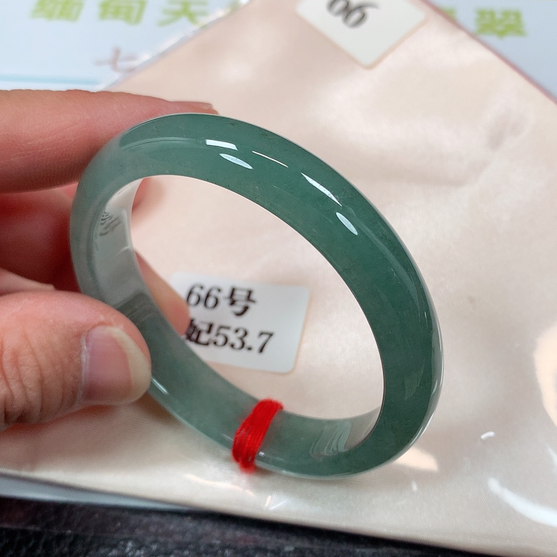 【闪购商品】未镶嵌手镯（贵妃镯）翡翠66号