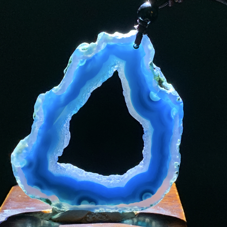 巴西玛瑙原石切片吊坠天然洞蓝色毛衣链462尺寸63/50/6mm