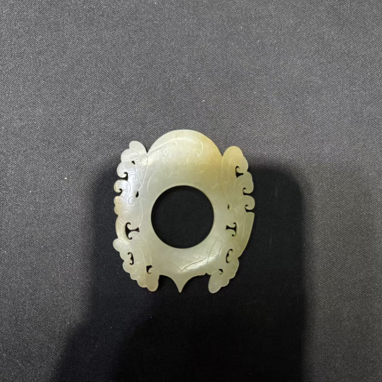 旧藏和田玉龙纹鸡心佩-NX