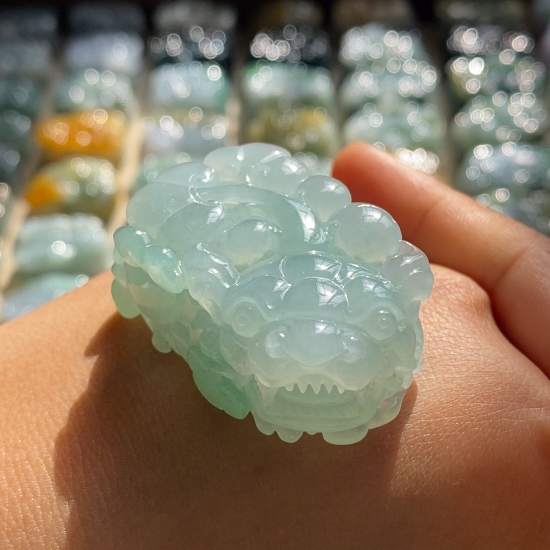 翡翠未镶嵌颈饰天然翡翠貔貅吊坠