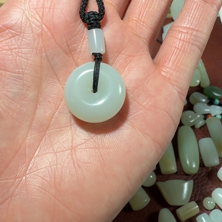 喜***哥和田玉未镶嵌吊坠(不含链)