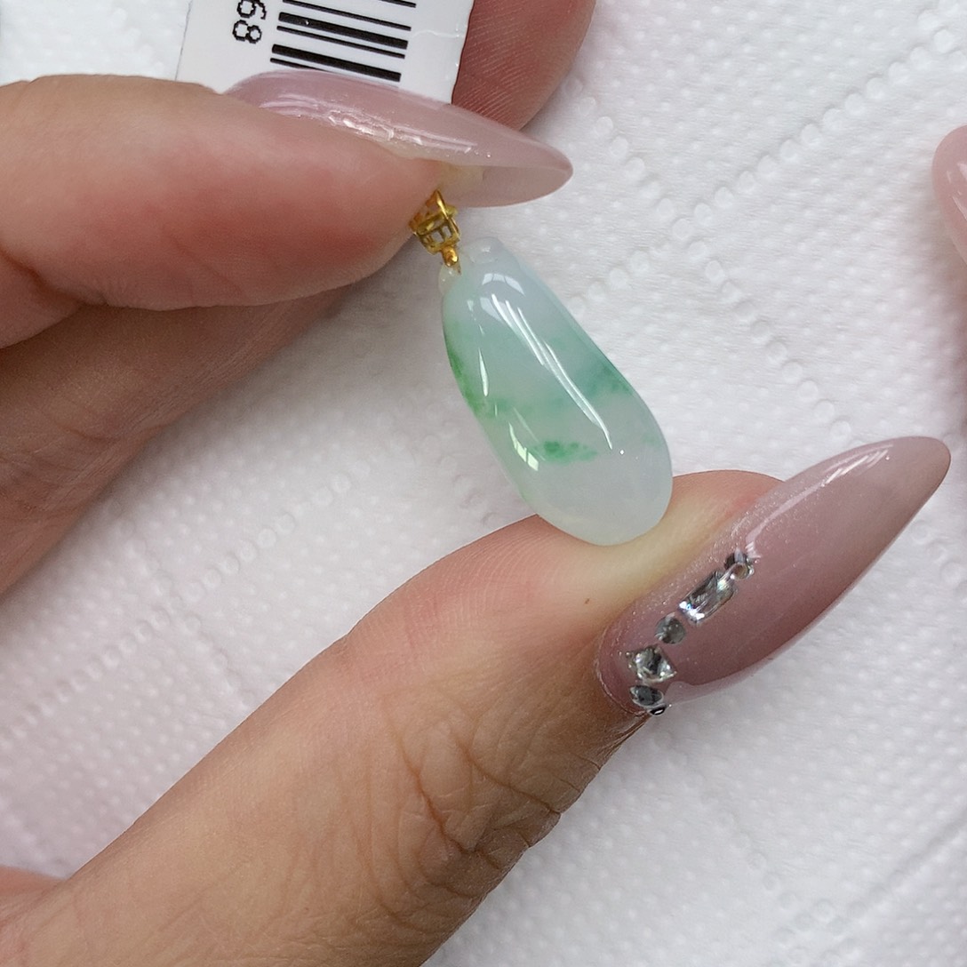 颈饰18K金镶嵌翡翠