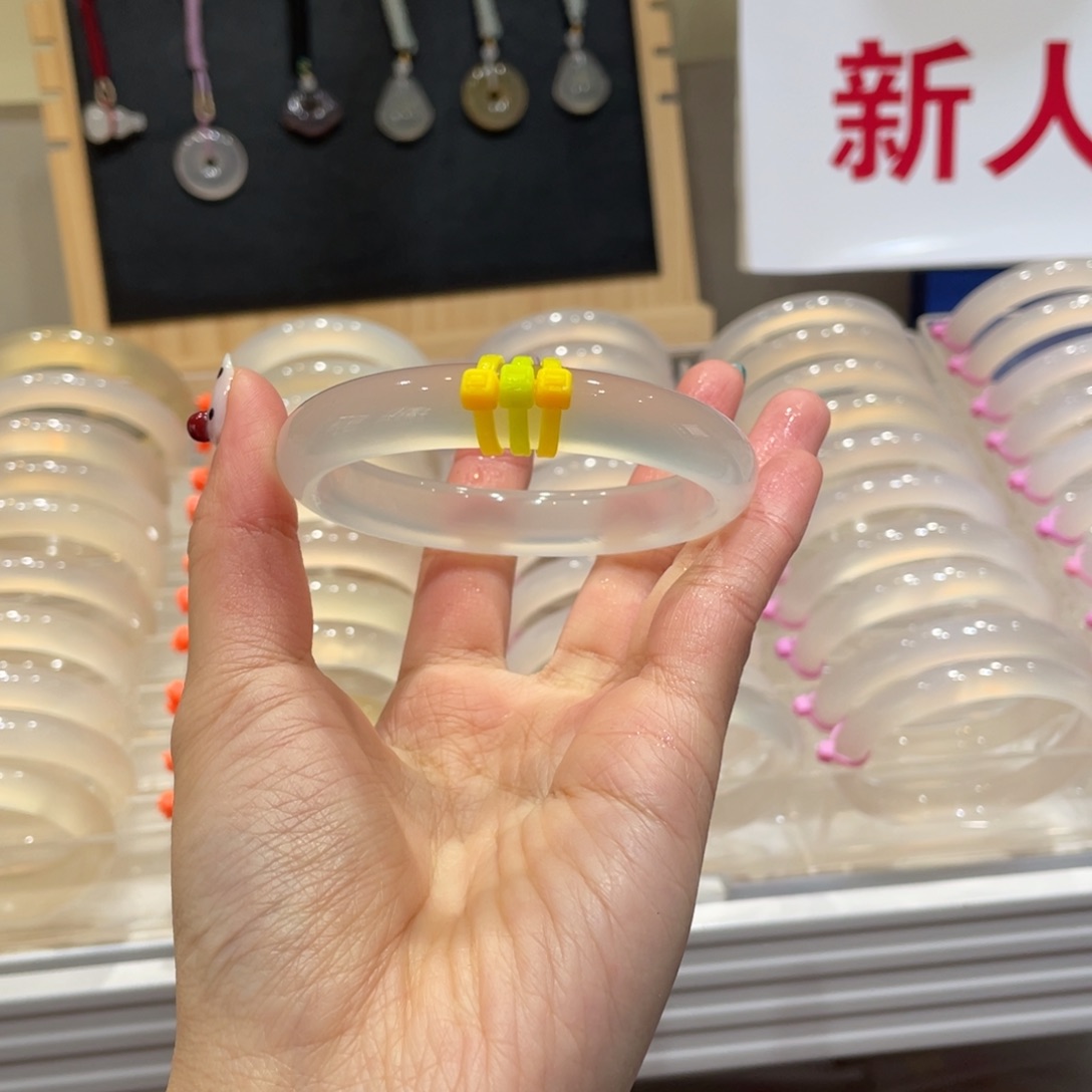 琦****玛瑙/玉髓未镶嵌手镯@定向香槟金@【58】