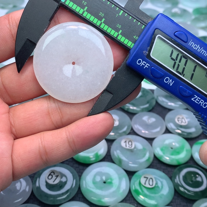 翡翠颈饰未镶嵌缅甸天然A货翡翠