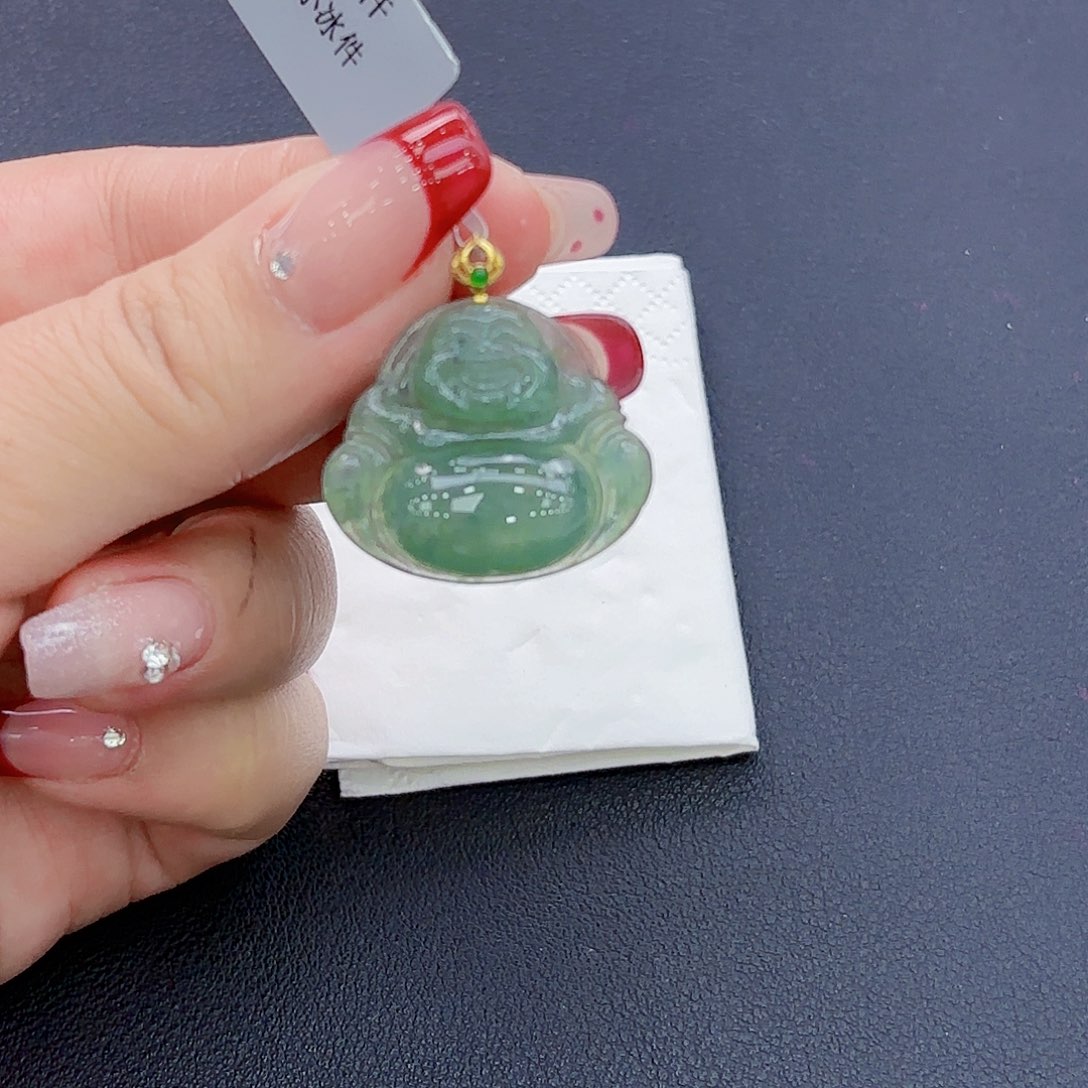 翡翠颈饰18K金镶嵌佛公吊坠