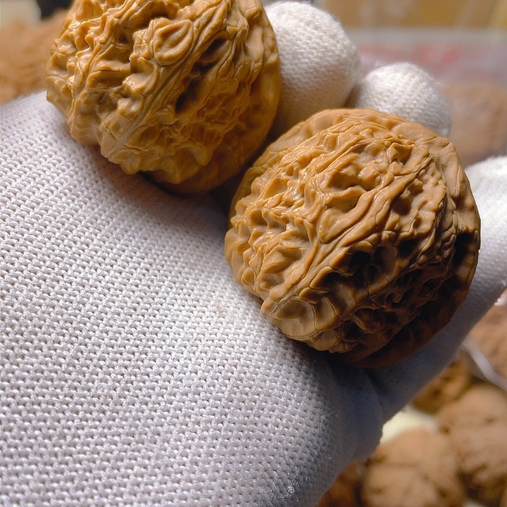 桃核吊坠白狮子狮子头