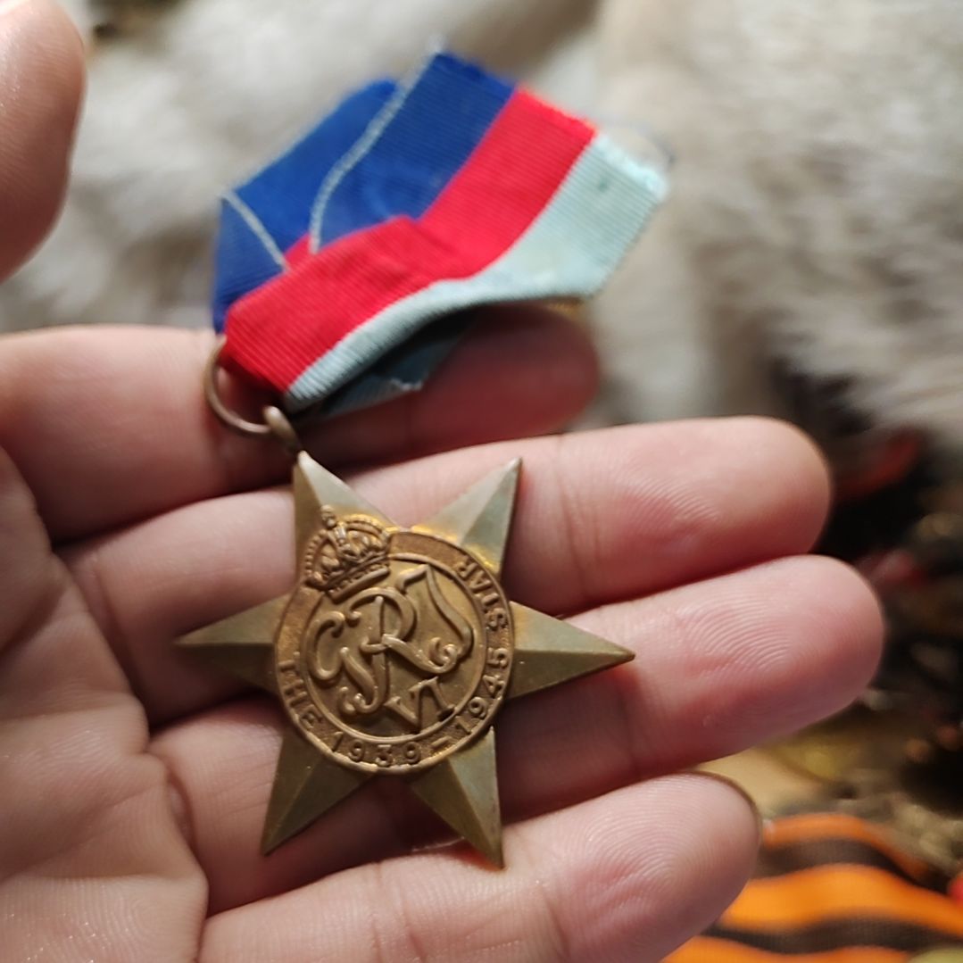 逢***.英国早期的纪念章一个