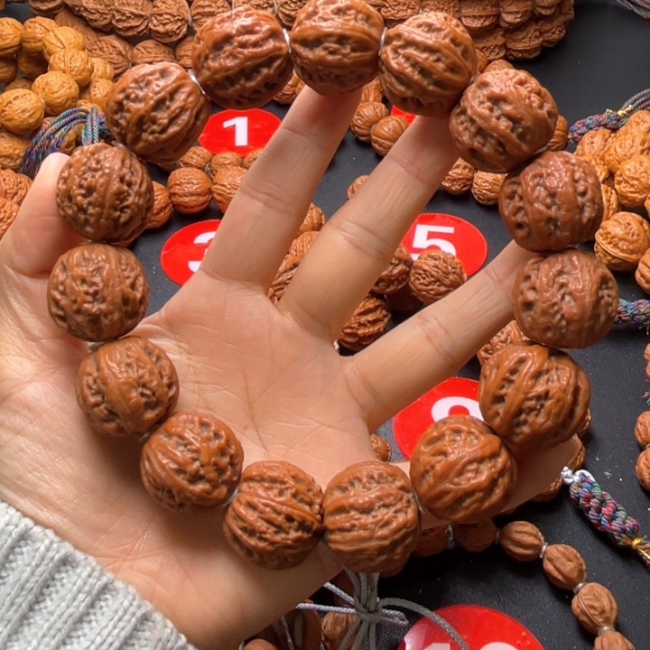 文玩核桃吊坠珊瑚粗筋八棱手持