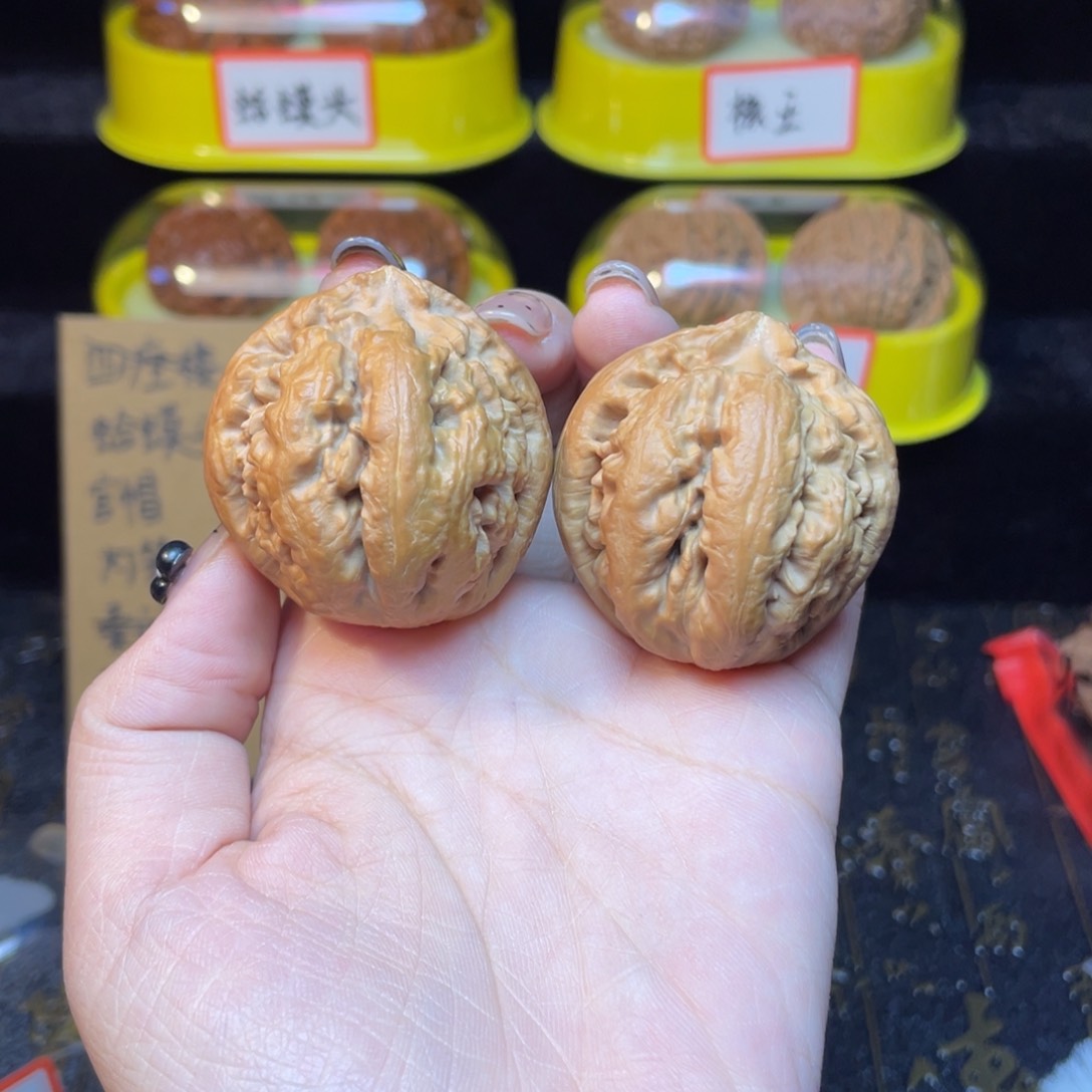 文玩核桃把件霸王龙40