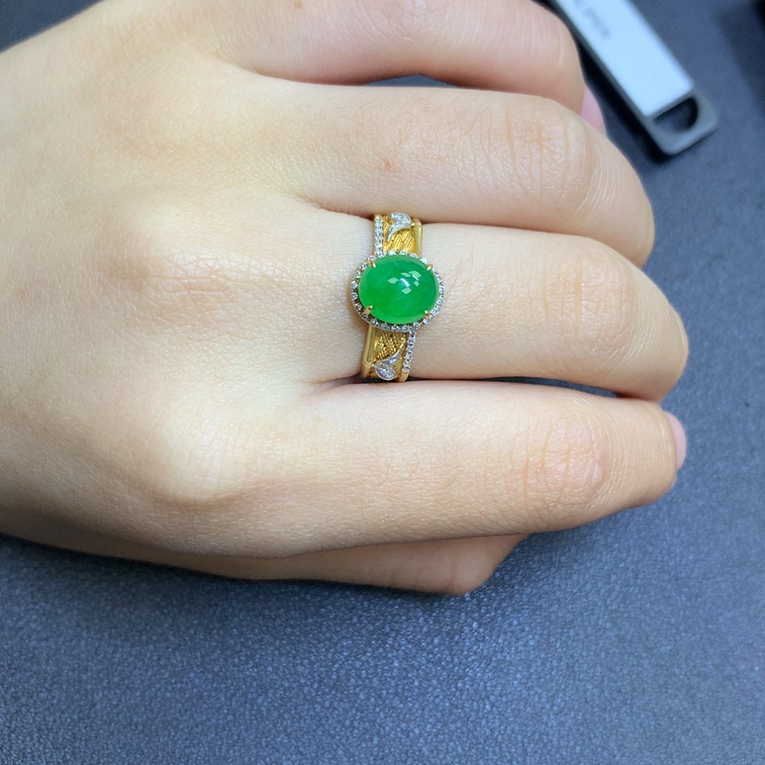 翡翠颈饰18K金镶嵌翡翠