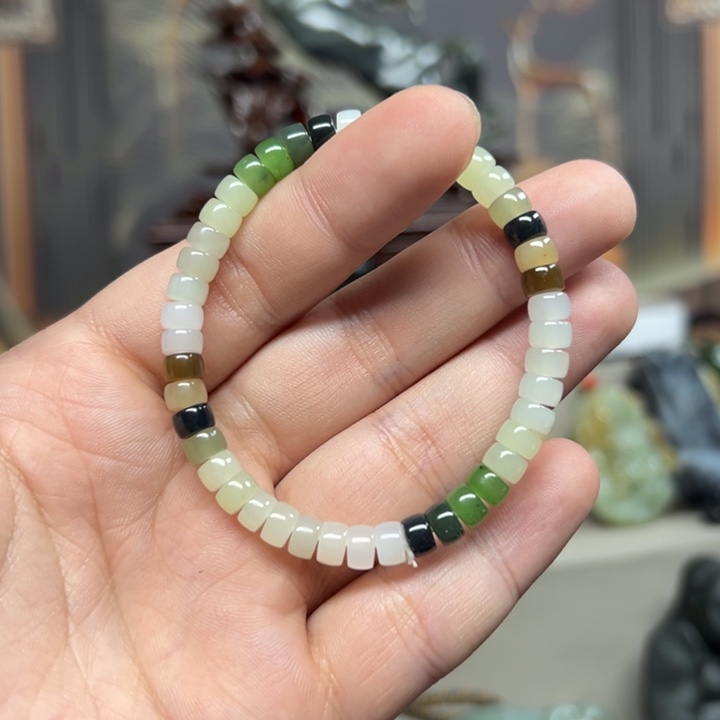 和田玉未镶嵌把件