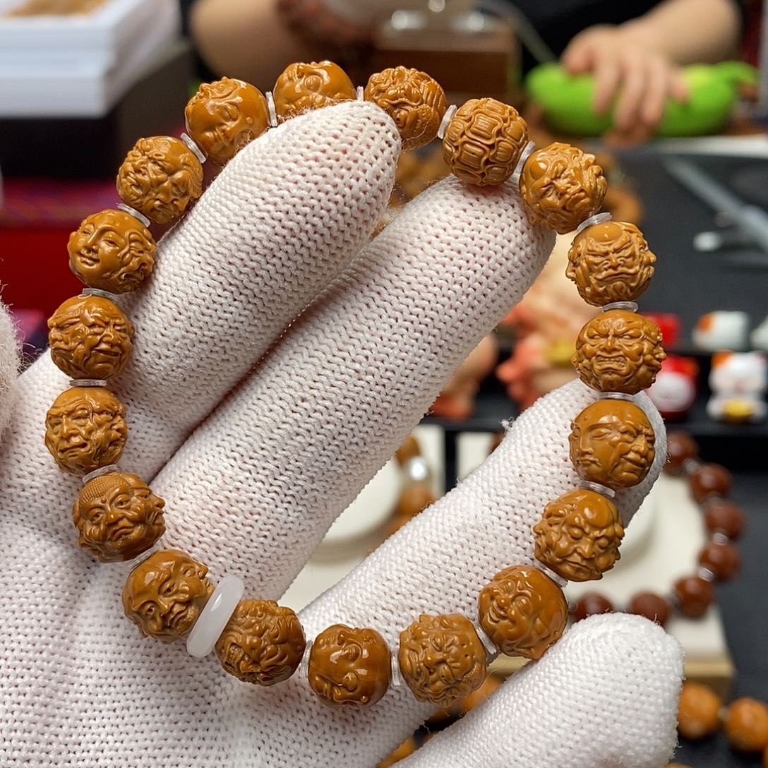 吊坠猴头核桃1.1四面罗汉手串