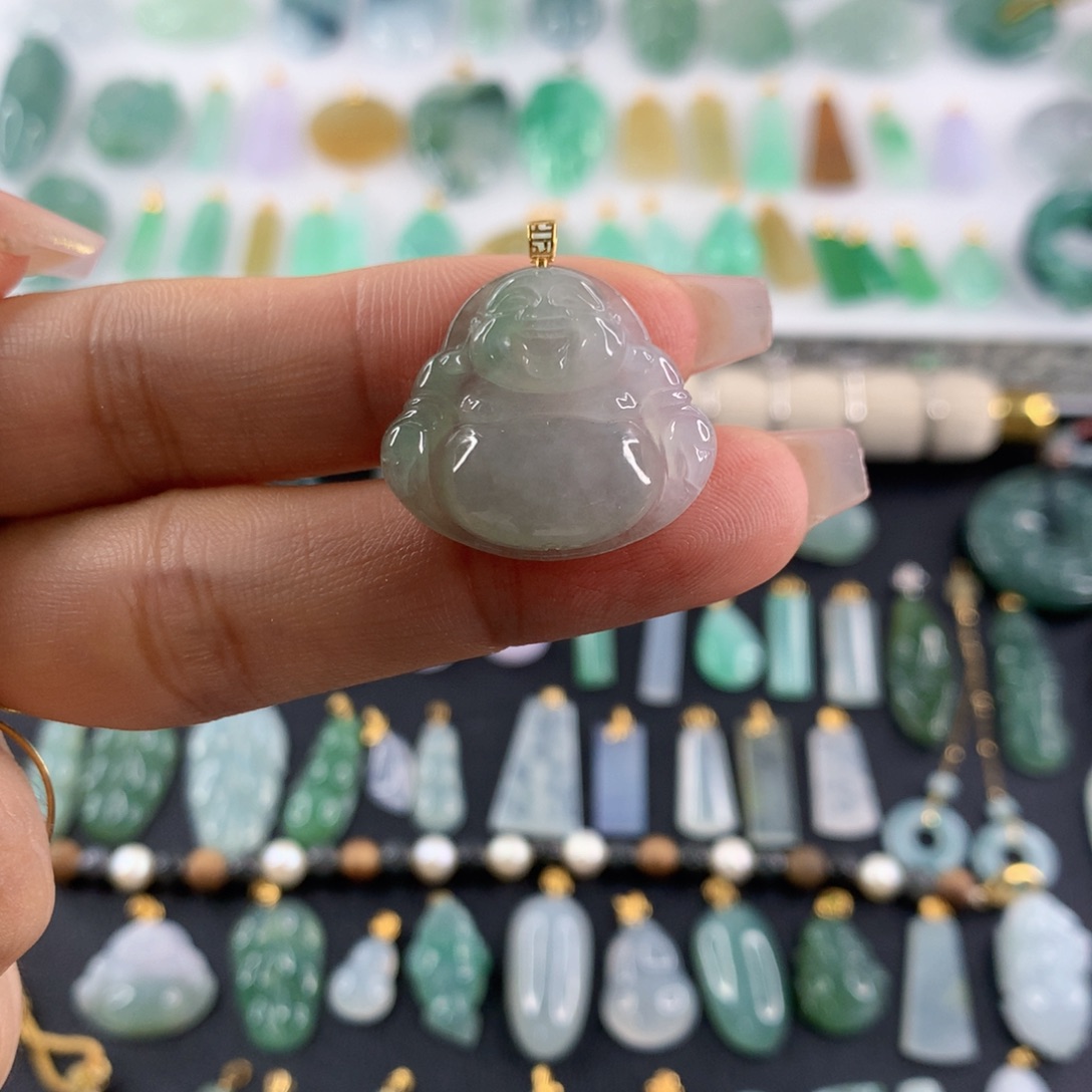 翡翠未镶嵌颈饰佛公
