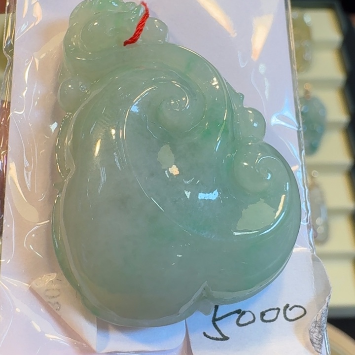 翡翠未镶嵌挂件如意