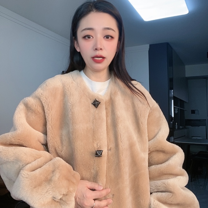 绵羊皮美丽奴皮毛一体M120斤左右