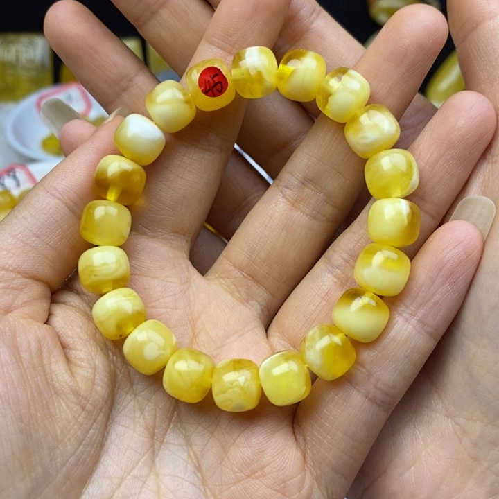 无***边蜜蜡未镶嵌裸石瑕疵