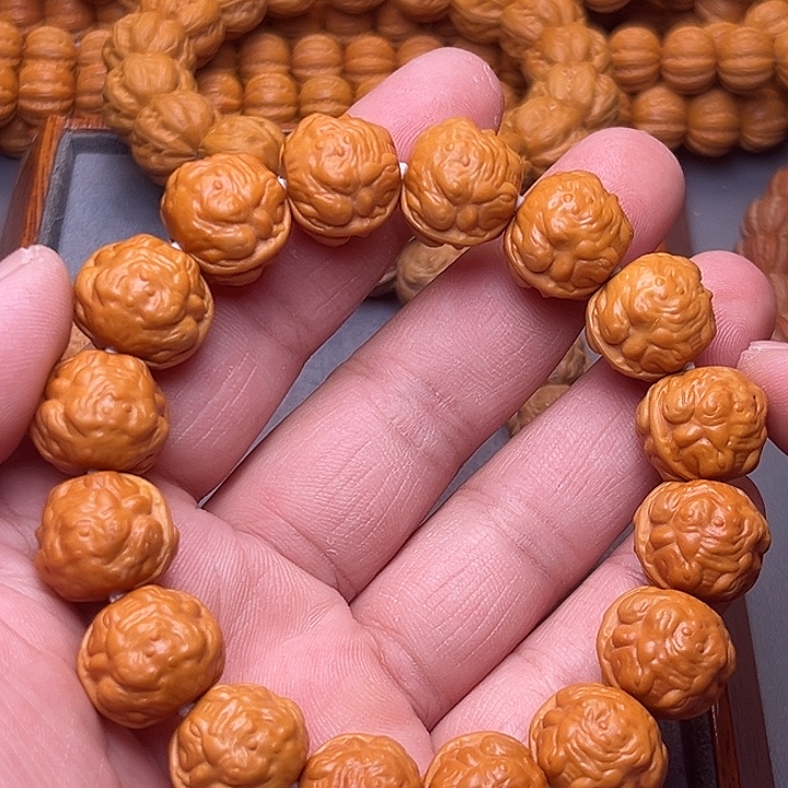 吊坠猴头核桃金蟾