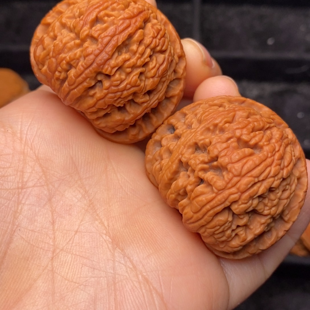 文玩核桃吊坠秦岭野生核桃