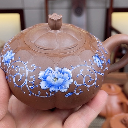 紫砂茶壶是的……是这样