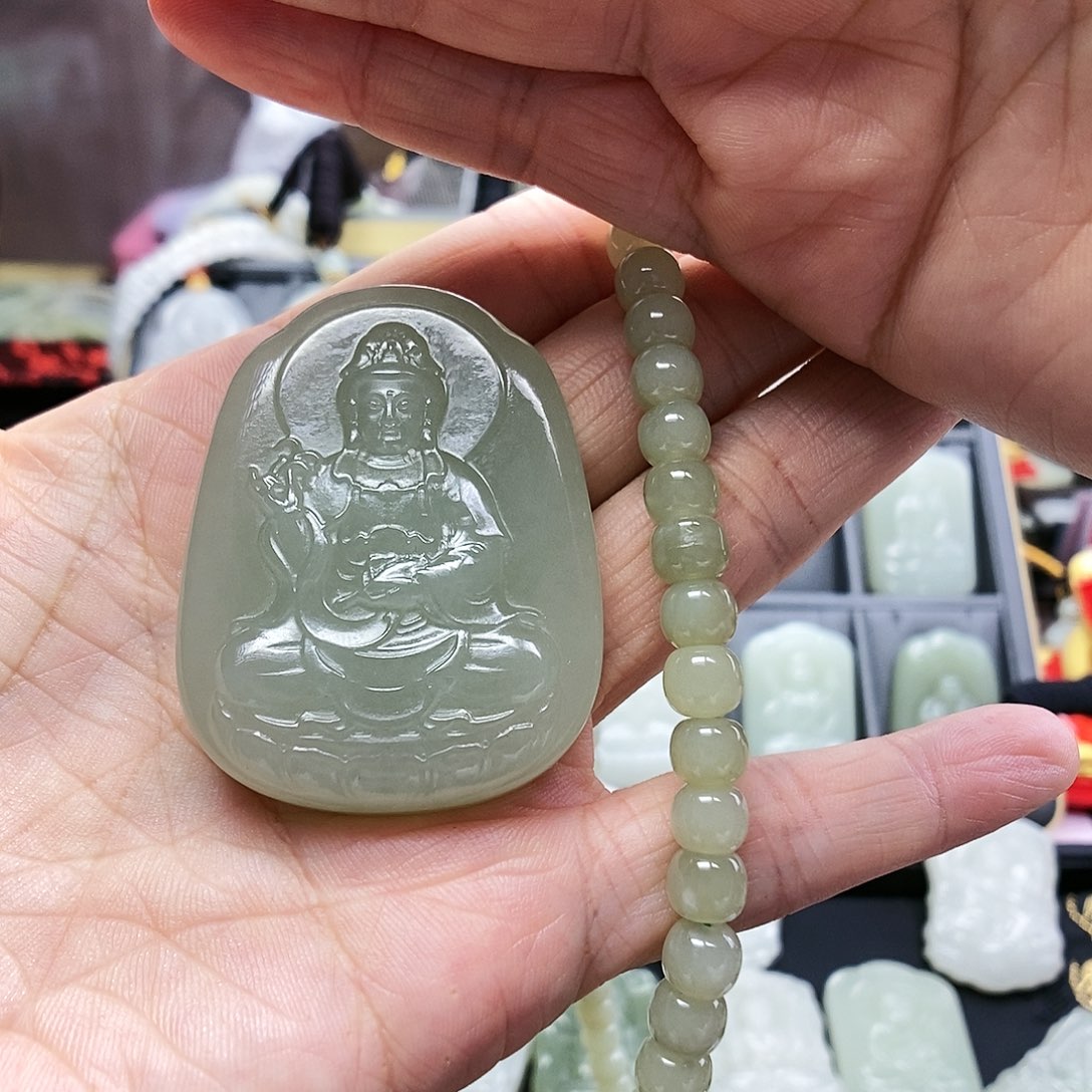 和田玉颈饰未镶嵌雨*