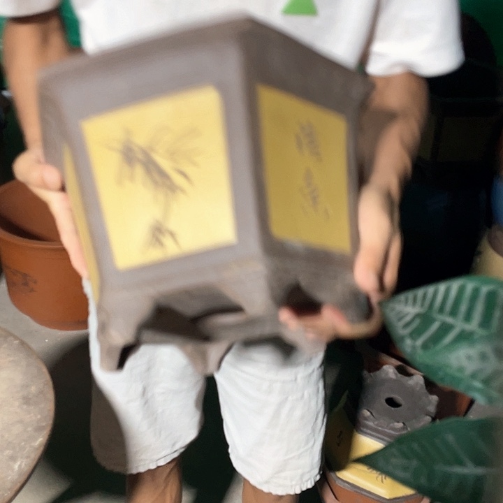 32黄色六方花盆花盆