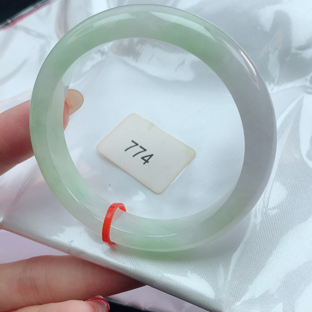 翡翠手镯未镶嵌53圈口880774