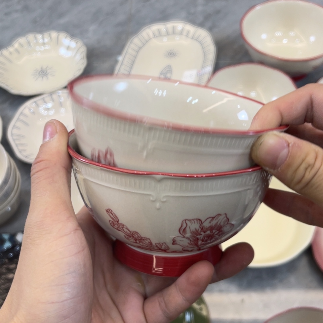 陶瓷微瑕餐具介意勿拍，满18飞！