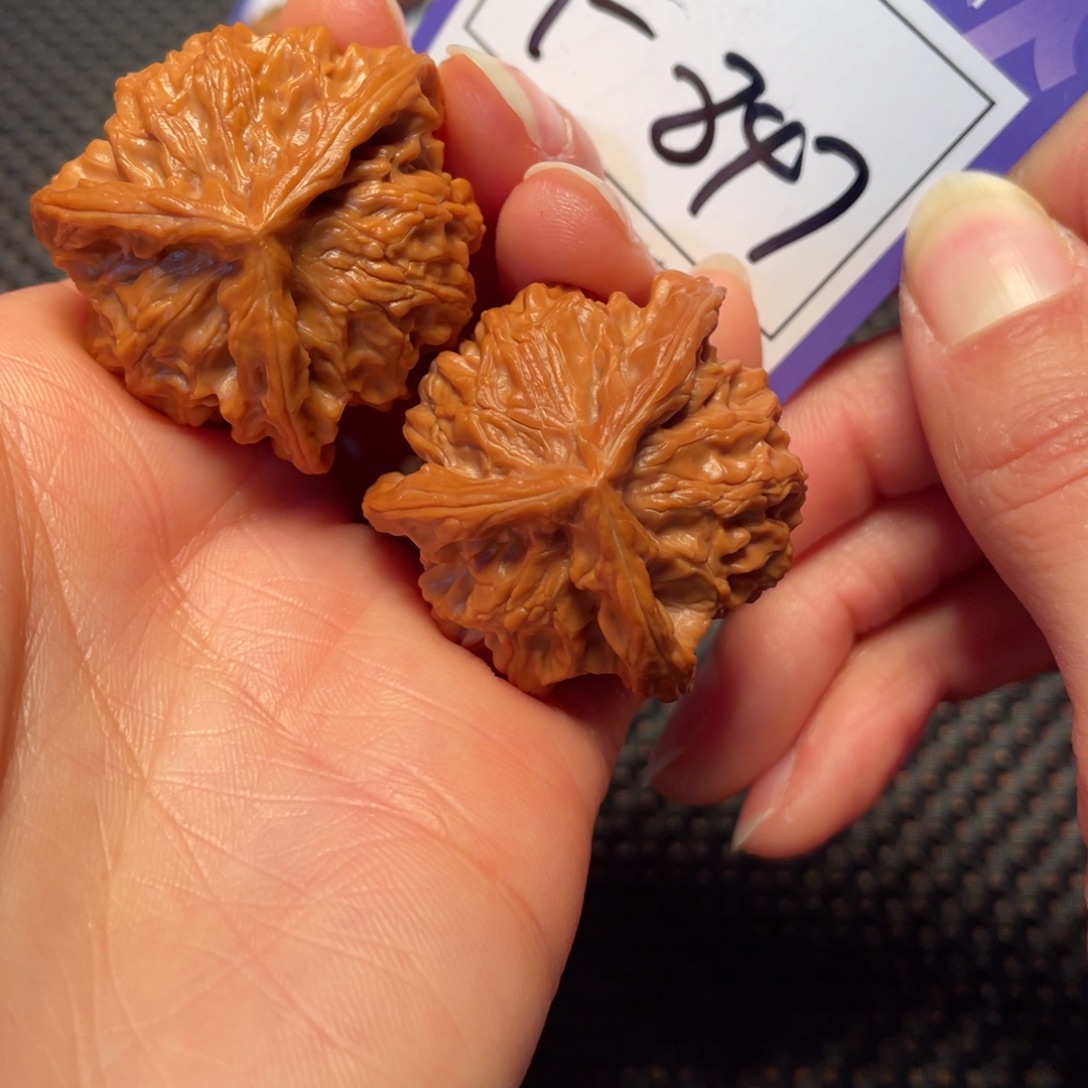 文玩核桃把件847号3.7三棱