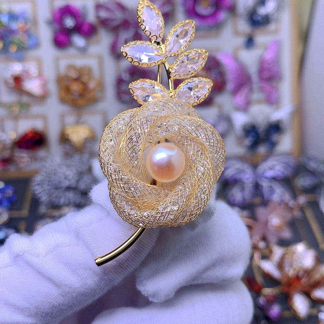 合成立方氧化锆铜胸针胸花