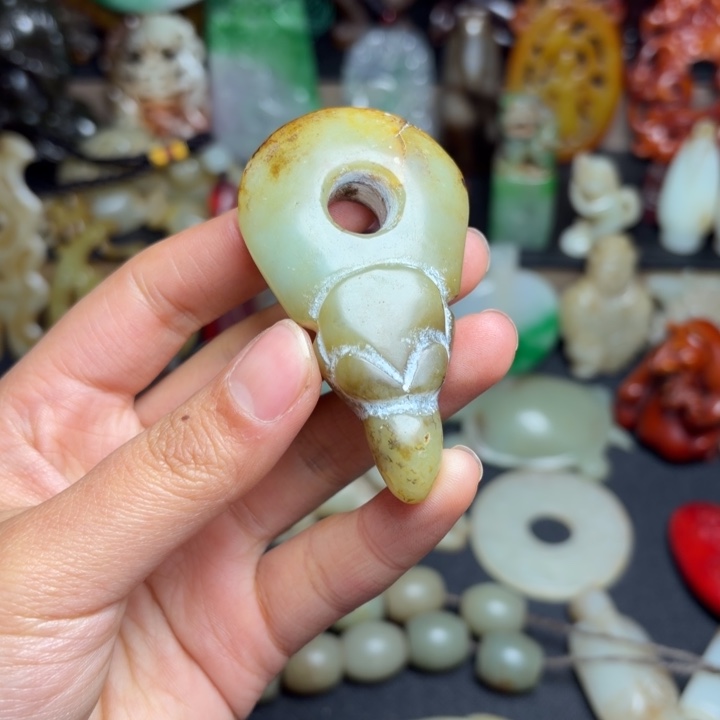 和田玉（糖玉）未镶嵌挂件