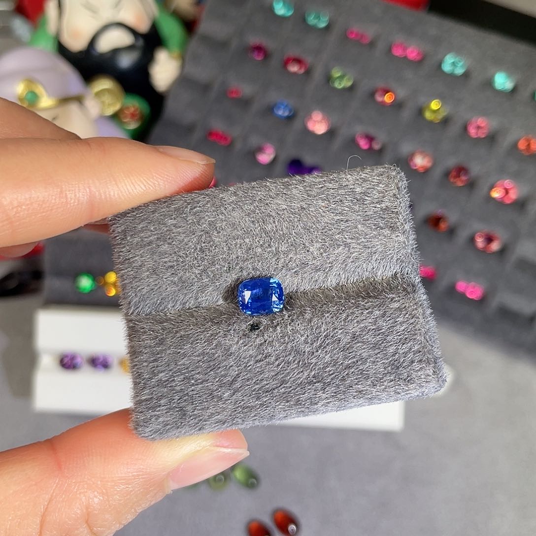 蓝宝石裸石未镶嵌1.64ct
