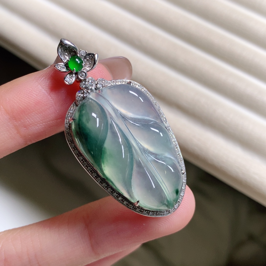 翡翠颈饰18K金镶嵌性价比高