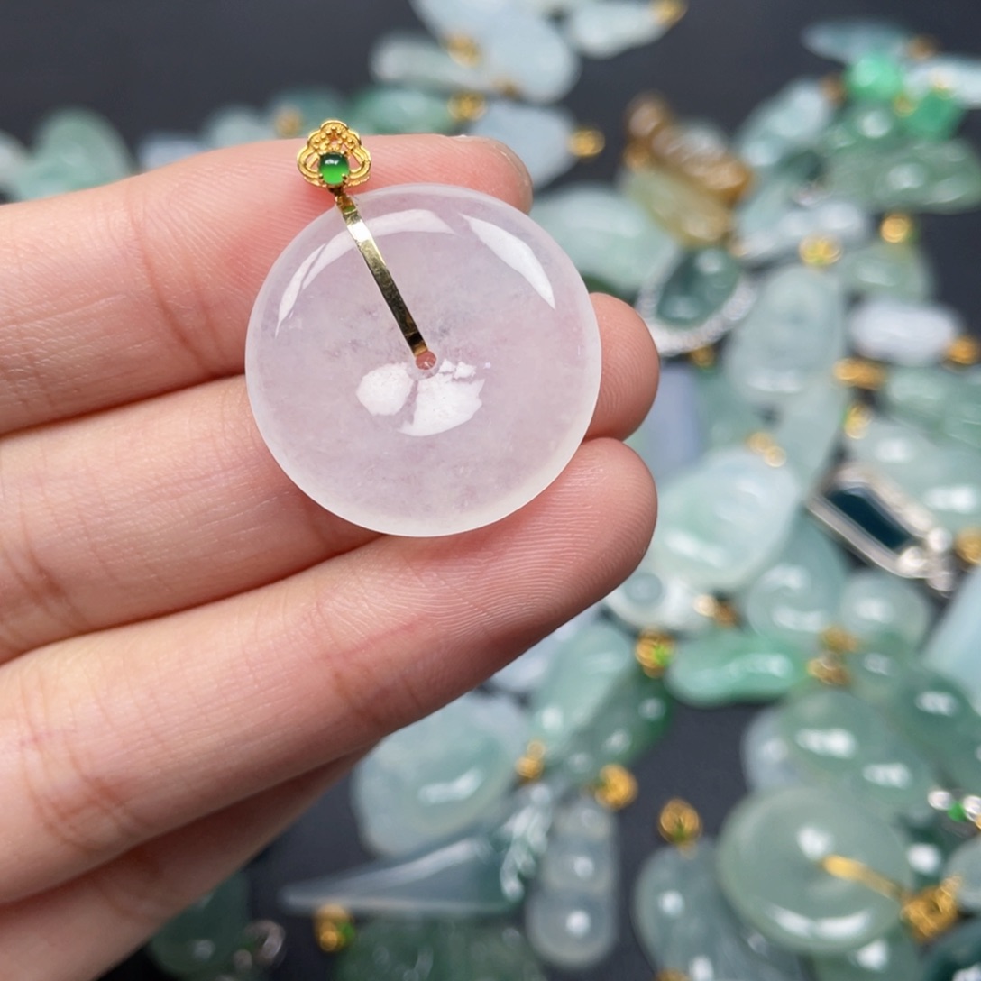 翡翠颈饰18K金镶嵌翡翠