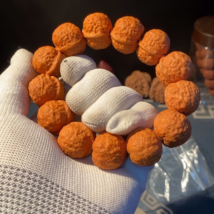 文玩核桃手串……34